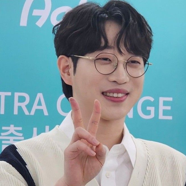 Behind-the-scenes cut of An Sunghoon
