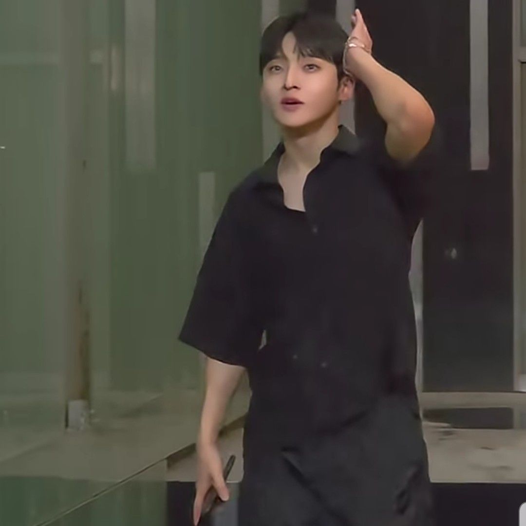 Behind-the-scenes cut of Seong Ri