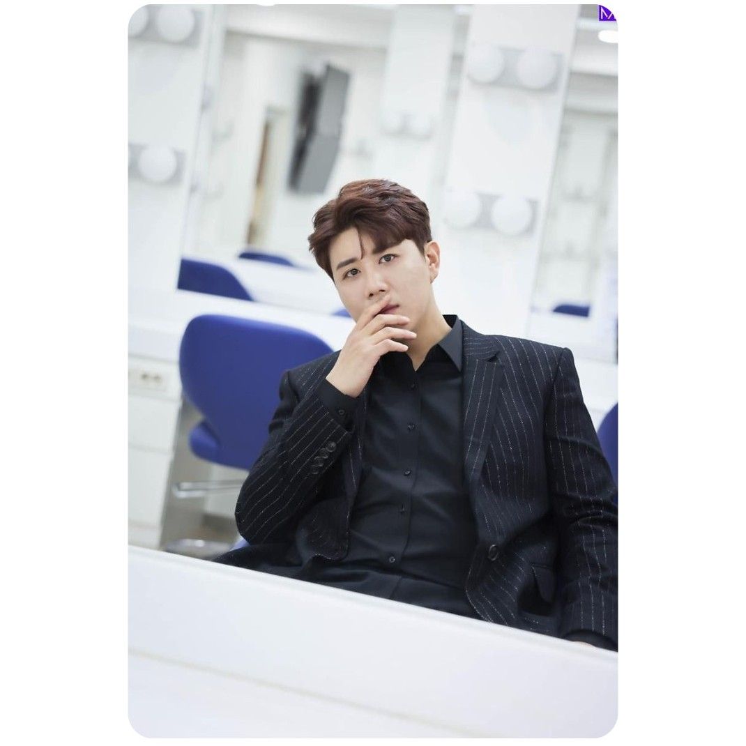 Behind-the-scenes cut of Jin Haesung