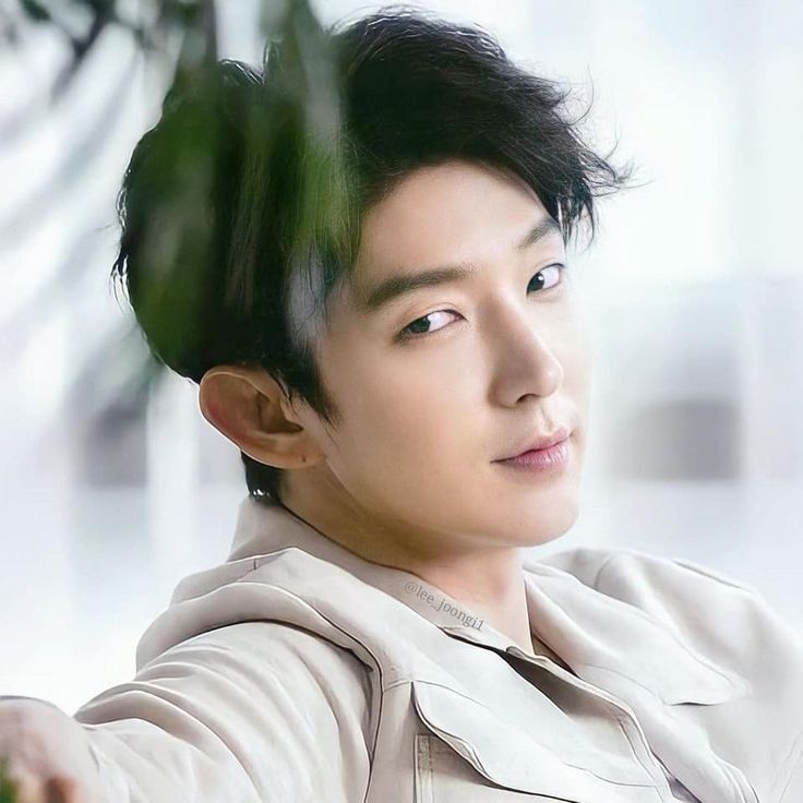 A moment captured by a fan of Lee Joongi