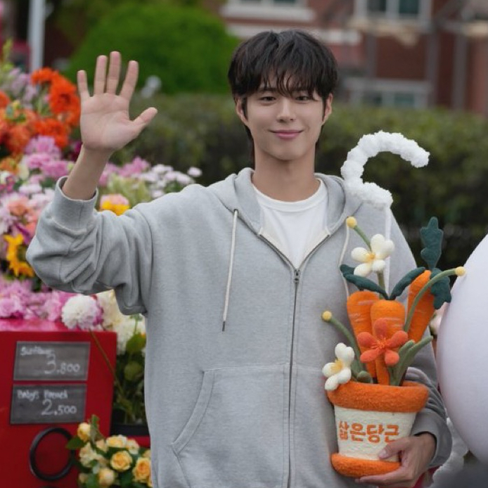 Latest photo of Park Bogum