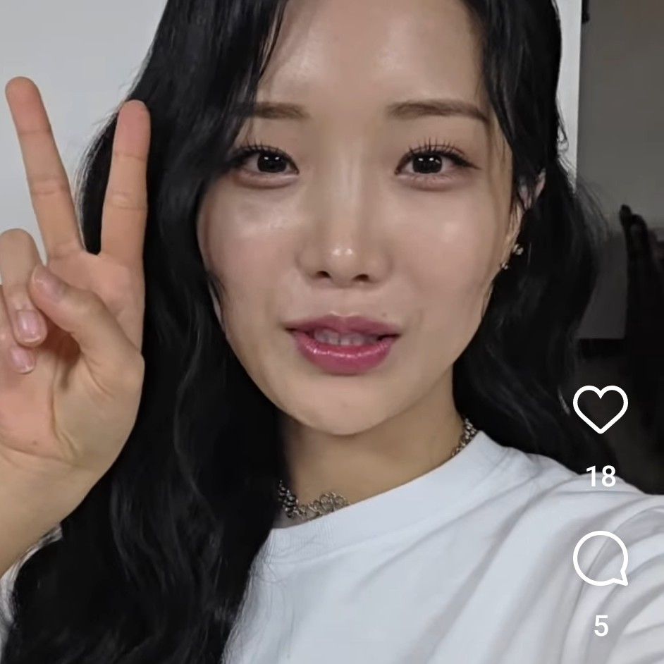 Recent activity shot of Kim Soyeon (2004)