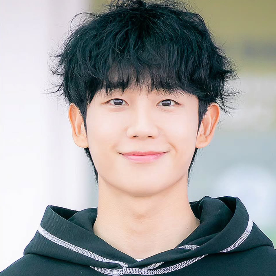 Recent activity shot of Jung Haein