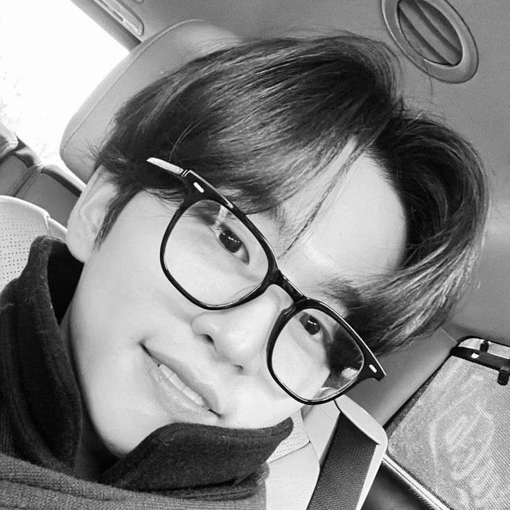 Kim Yoonwoo的幕後花絮