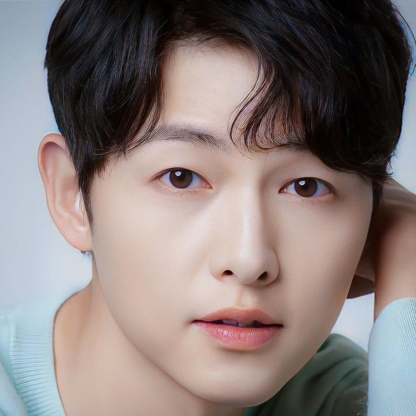 A moment captured by a fan of Song Joongki