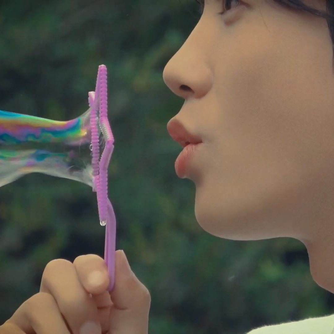A moment captured by a fan of Park Hyungsik