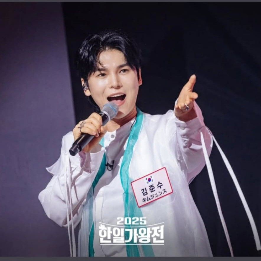 A moment captured by a fan of Kim Junsu (1991)