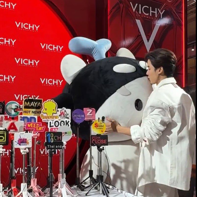 Behind-the-scenes cut of Tay Tawan Vihokratana