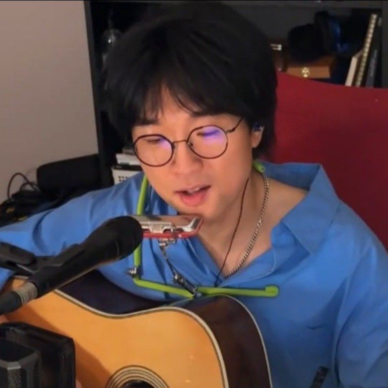 A moment captured by a fan of Bak Changgeun