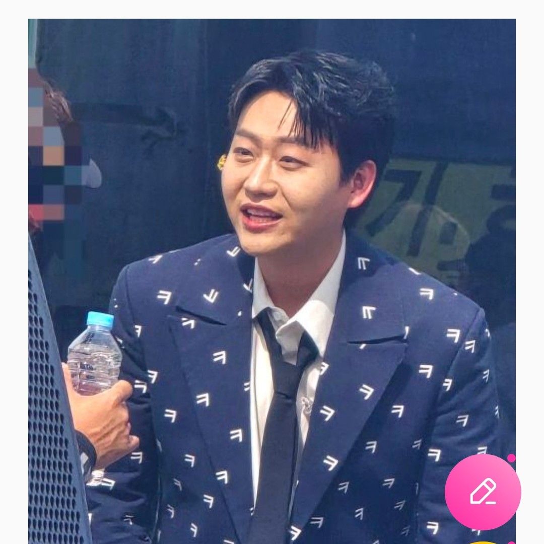 Recent activity shot of Min Soohyun
