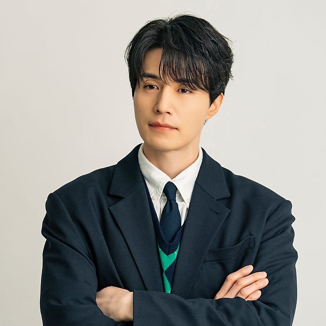 Behind-the-scenes cut of Lee Dongwook