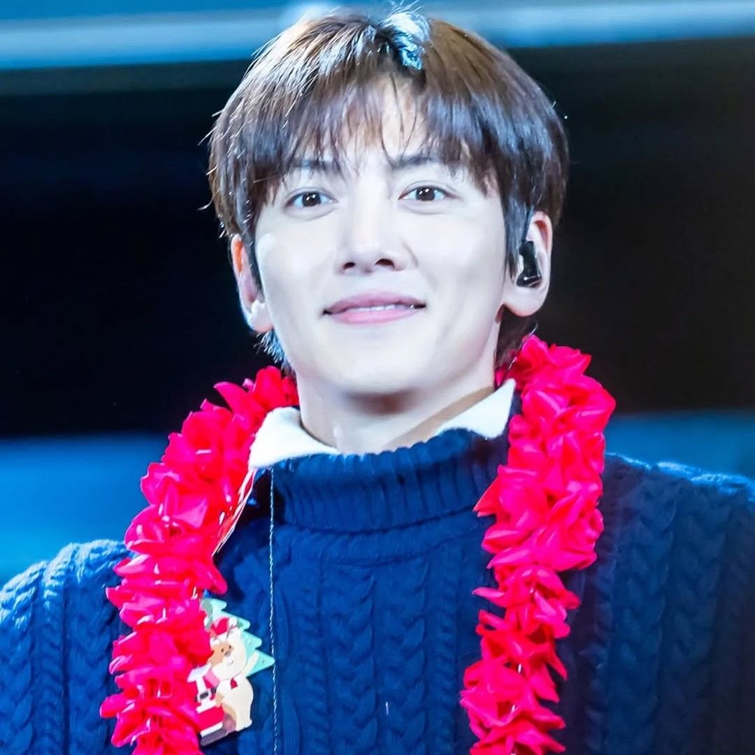 粉丝拍下的池昌旭瞬间