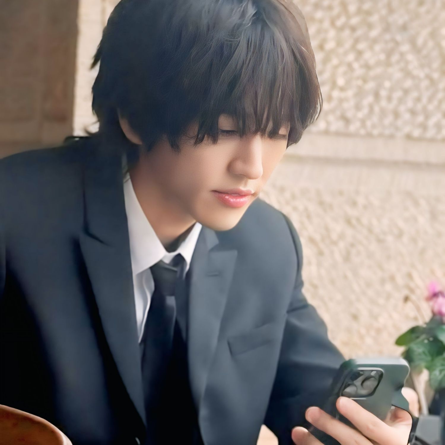 Behind-the-scenes cut of Lee Seungyoon