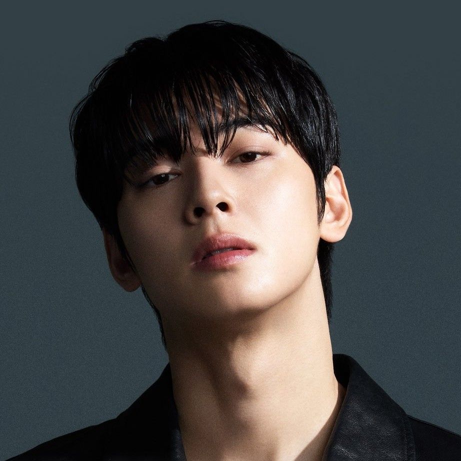 Foto terbaru dari Cha Eunwoo
