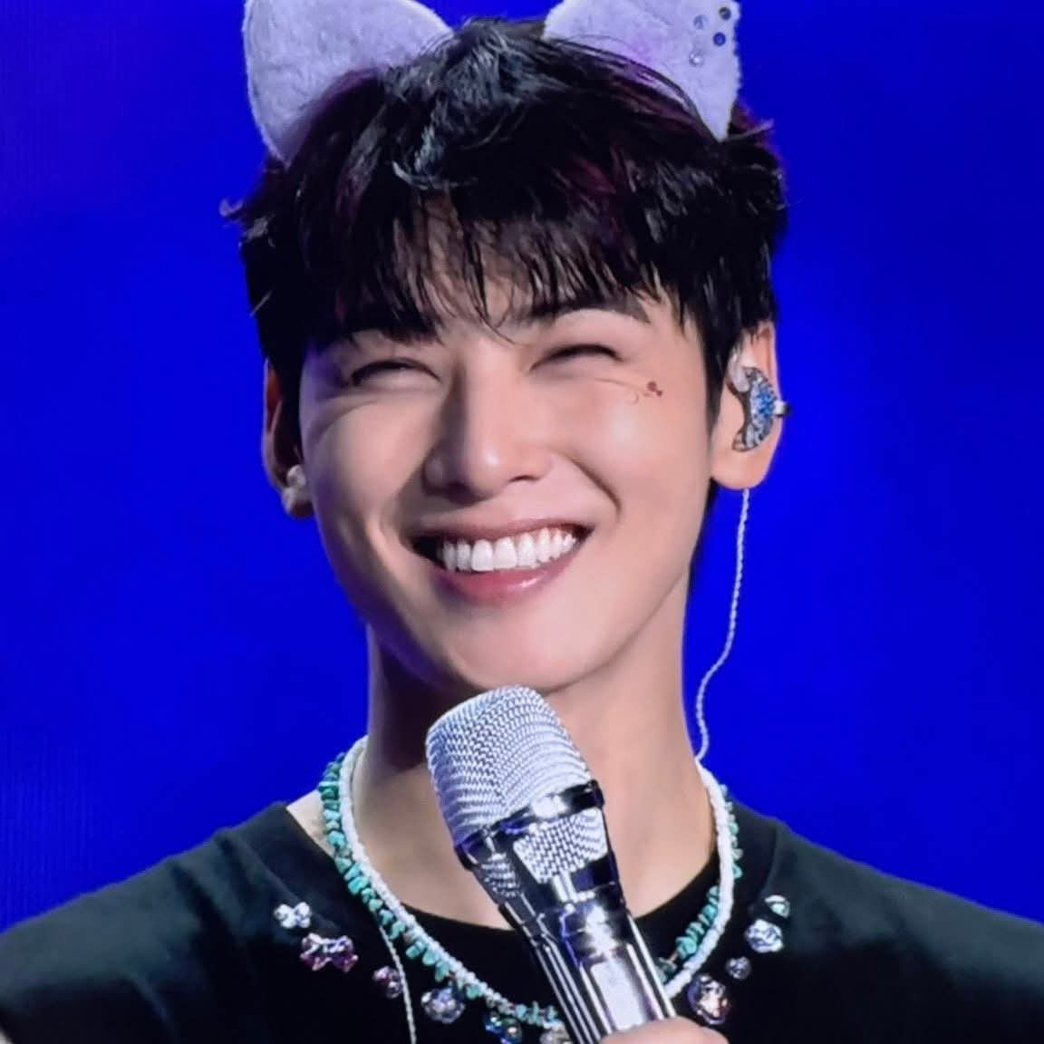 Latest photo of Cha Eunwoo