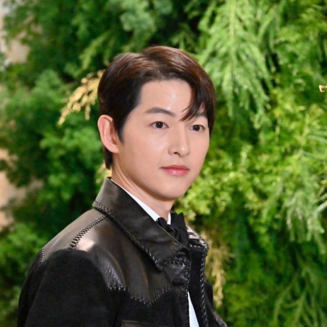 Latest photo of Song Joongki