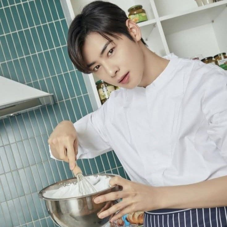 A moment captured by a fan of Cha Eunwoo