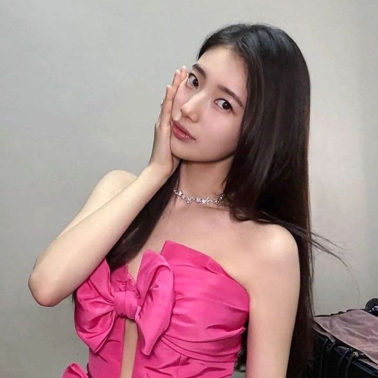 Latest photo of Bae Suzy