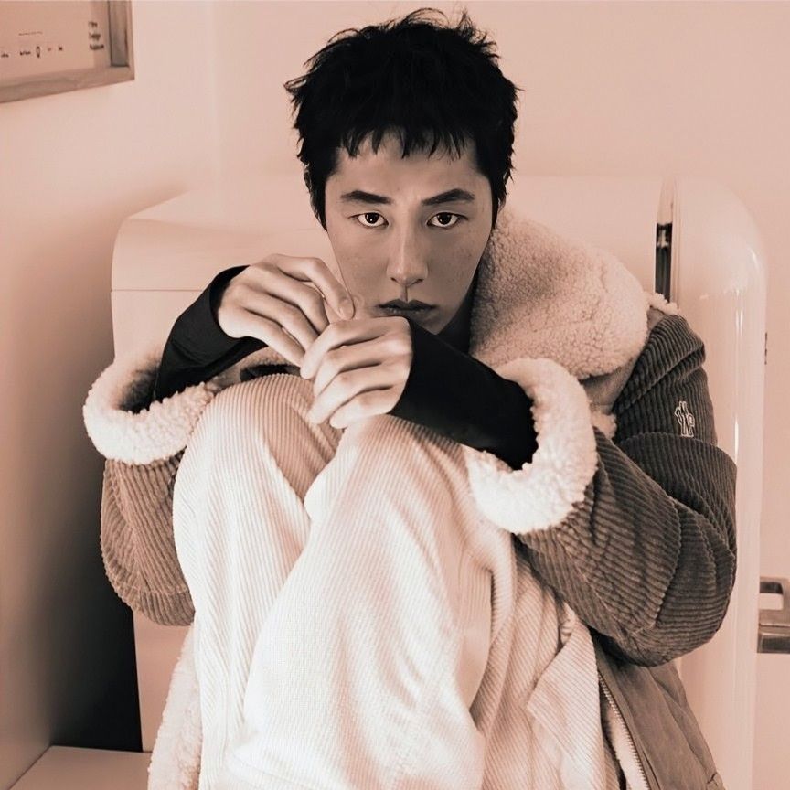 Behind-the-scenes cut of Lee Jaewook