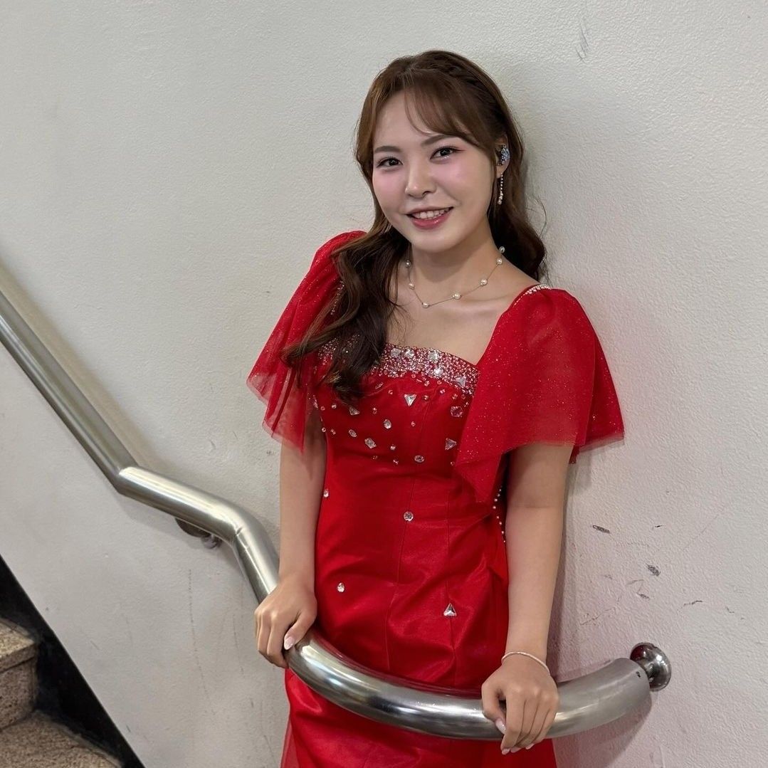 A moment captured by a fan of Miss Kim