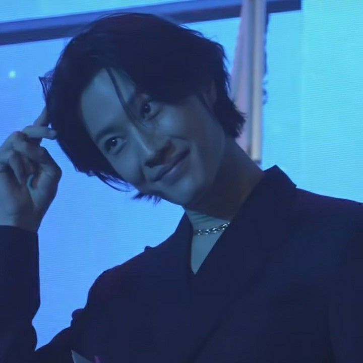 Recent activity shot of Lee Jongwon