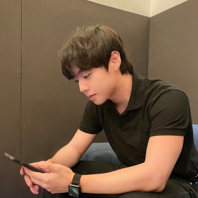 A moment captured by a fan of Park Jihoon