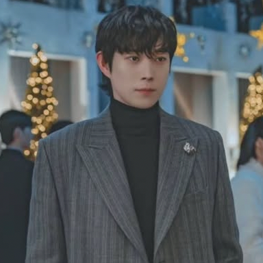 Behind-the-scenes cut of Kim Youngdae