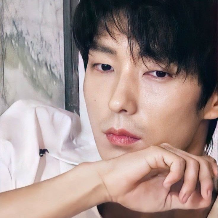 Latest photo of Lee Joongi