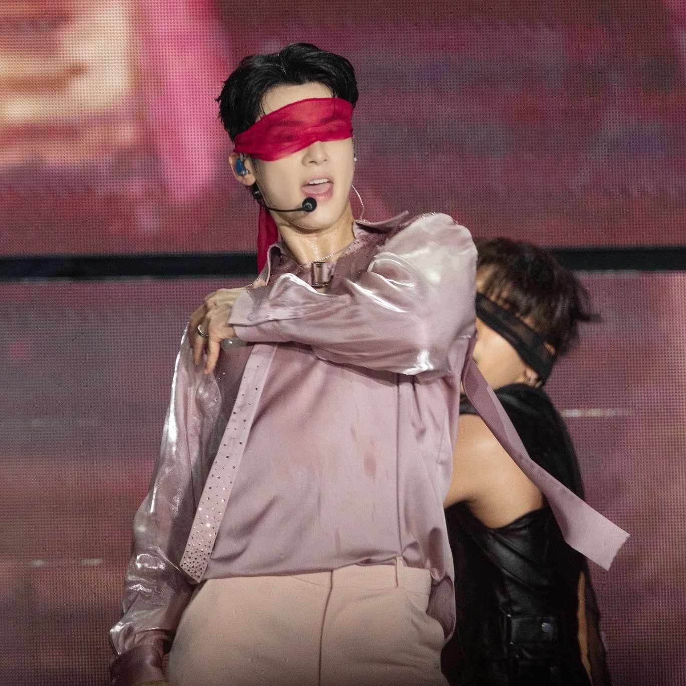 A moment captured by a fan of Cha Eunwoo