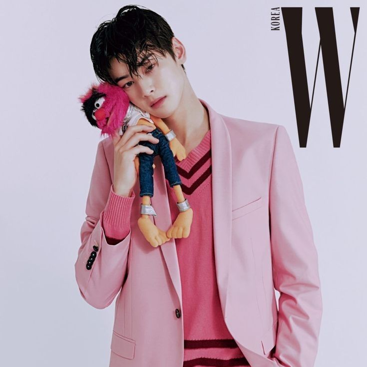 A moment captured by a fan of Cha Eunwoo