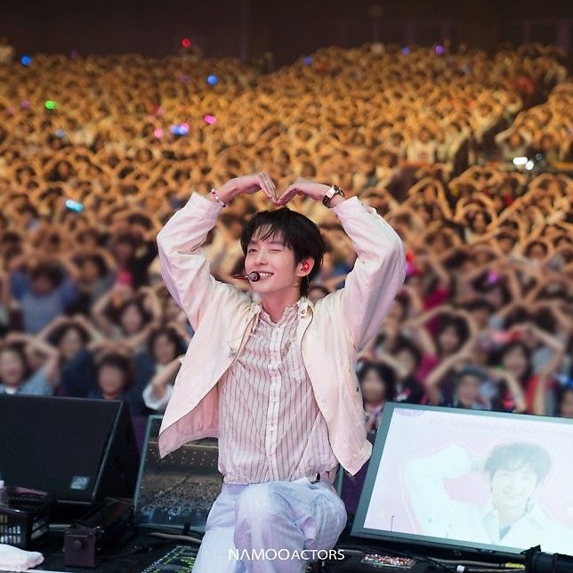 Behind-the-scenes cut of Lee Joongi