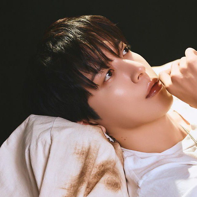 A moment captured by a fan of Jung Yonghwa