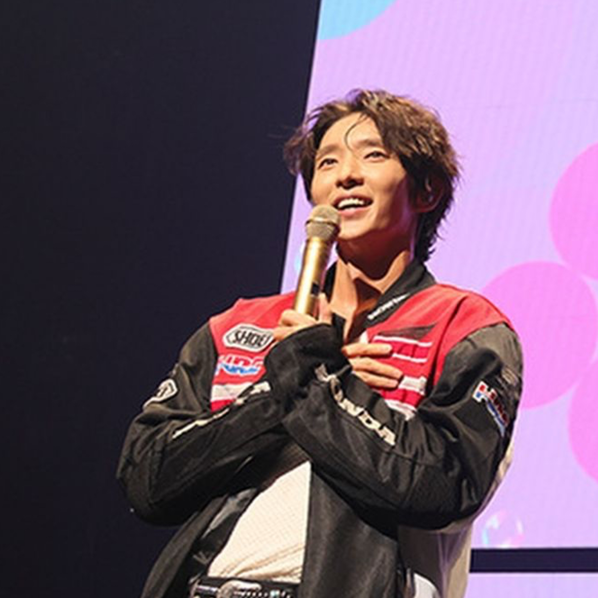 A moment captured by a fan of Lee Joongi
