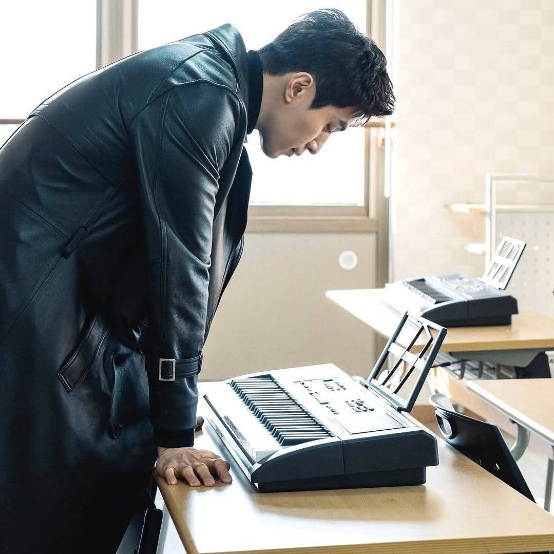 Recent activity shot of Lee Dongwook