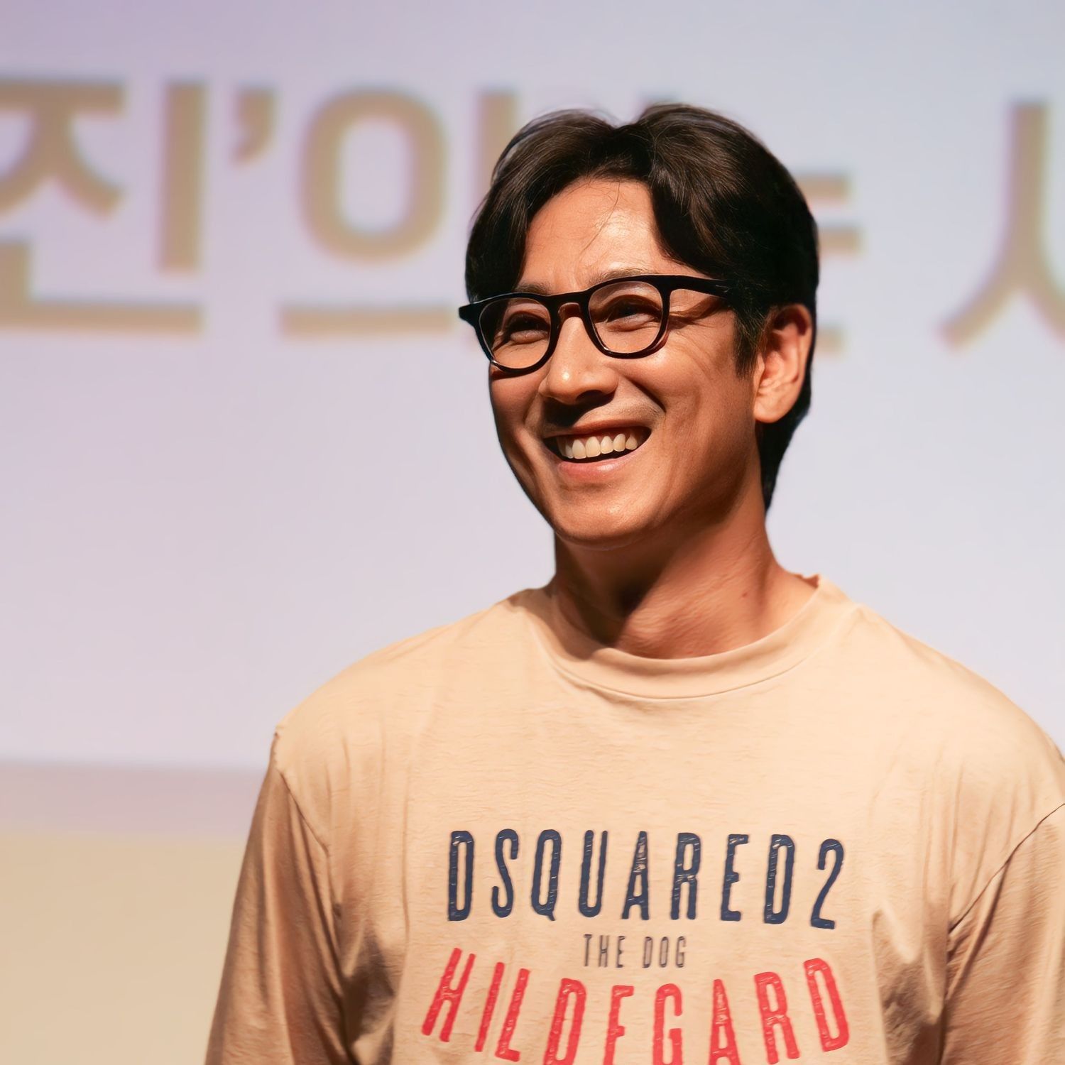Recent activity shot of Lee Sunkyun