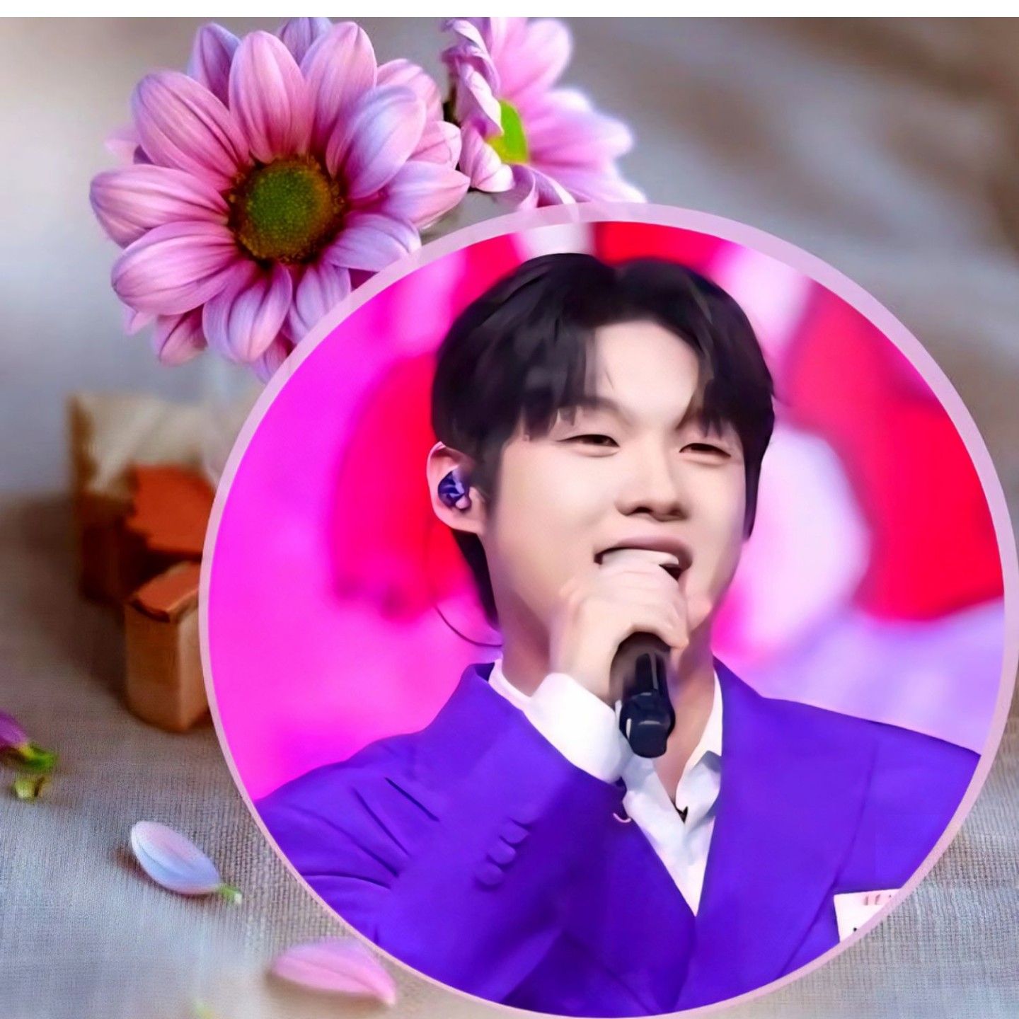 A moment captured by a fan of Choi Jaemyeong