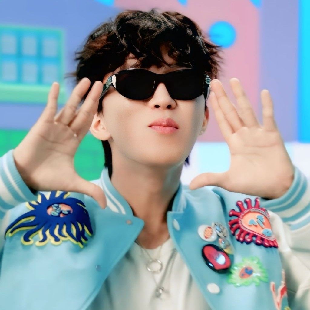 Behind-the-scenes cut of Lim Youngwoong