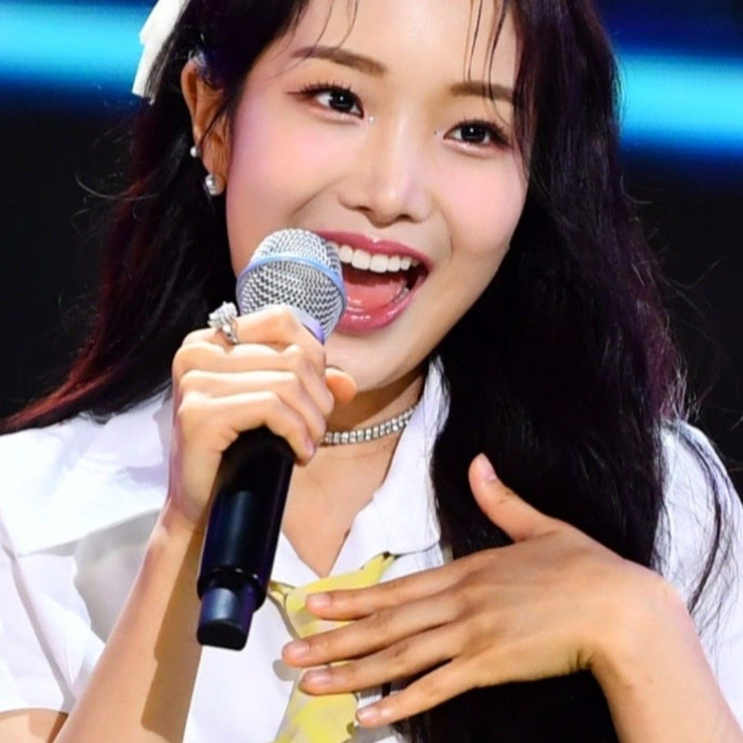 Recent activity shot of Kim Soyeon (2004)