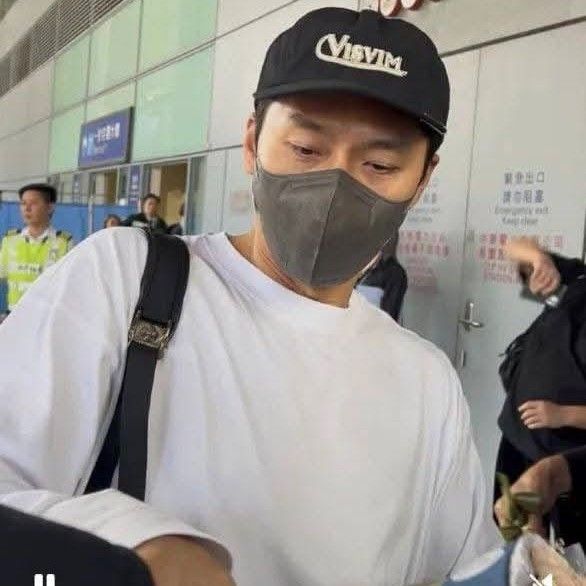 Foto kegiatan terbaru dari Hyun Bin