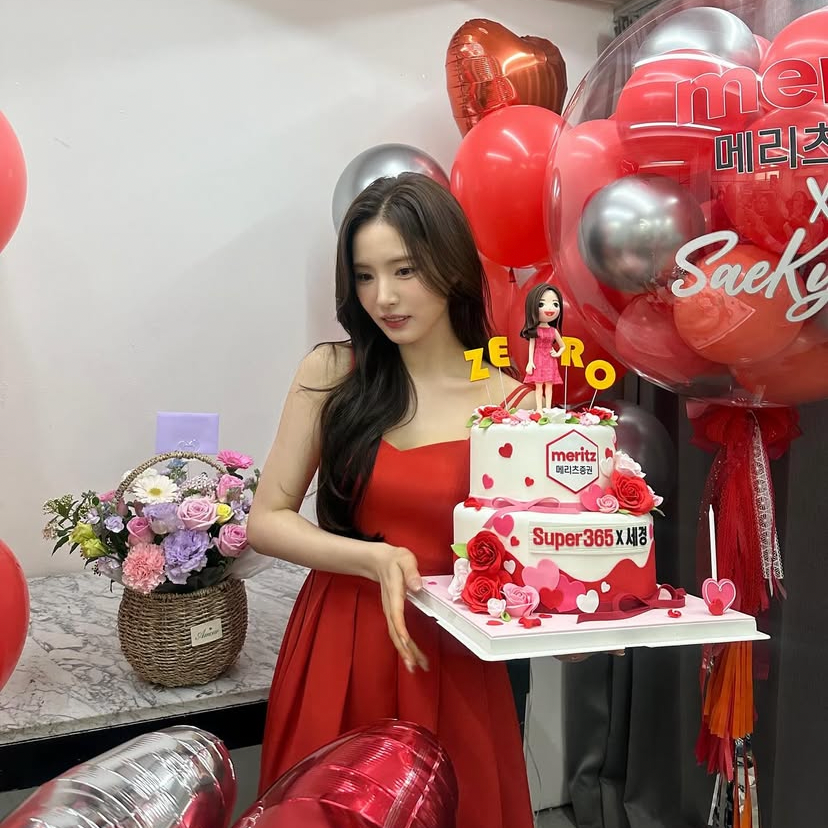 Behind-the-scenes cut of Shin Sekyung