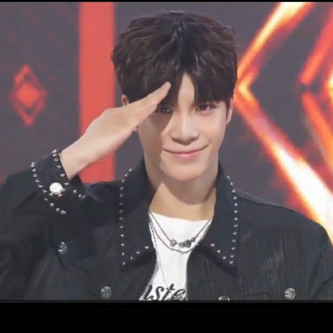 Behind-the-scenes cut of Jeong Dongwon