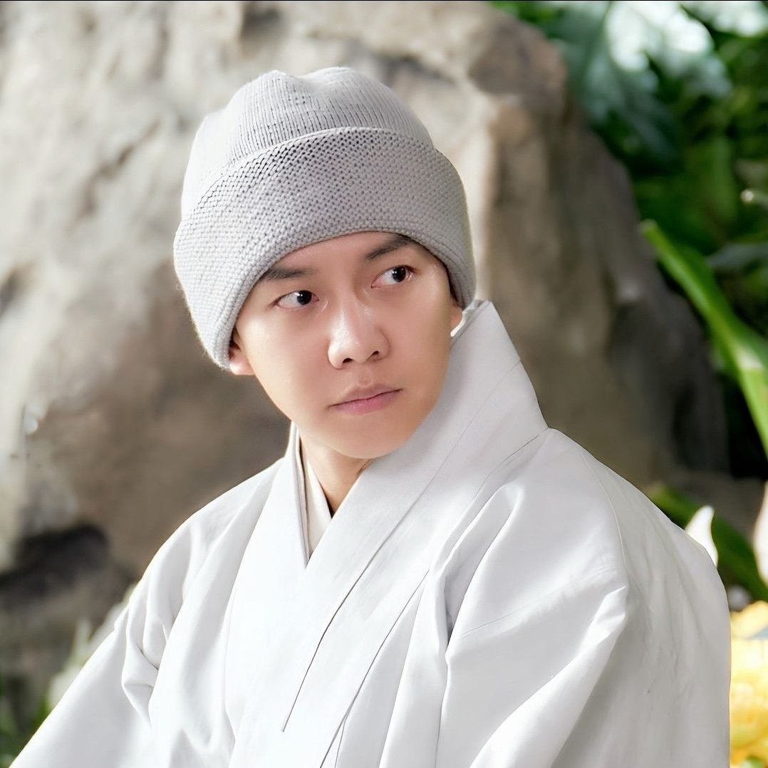 Behind-the-scenes cut of Lee Seunggi