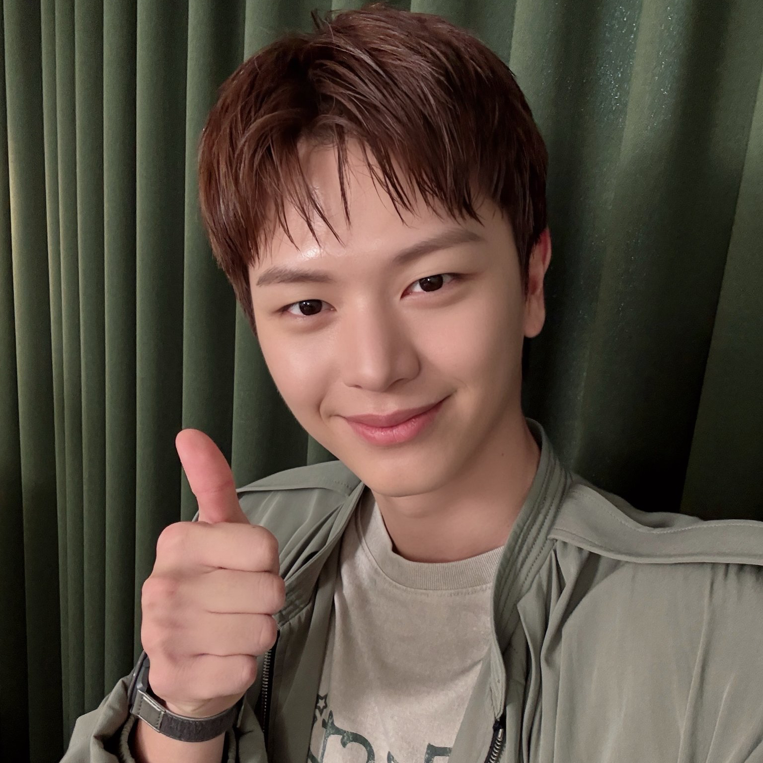 Behind-the-scenes cut of Yook Sungjae