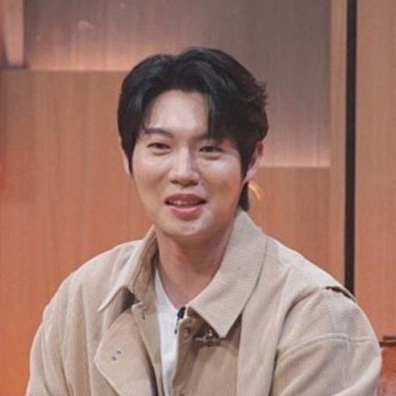 Latest photo of Son Taejin