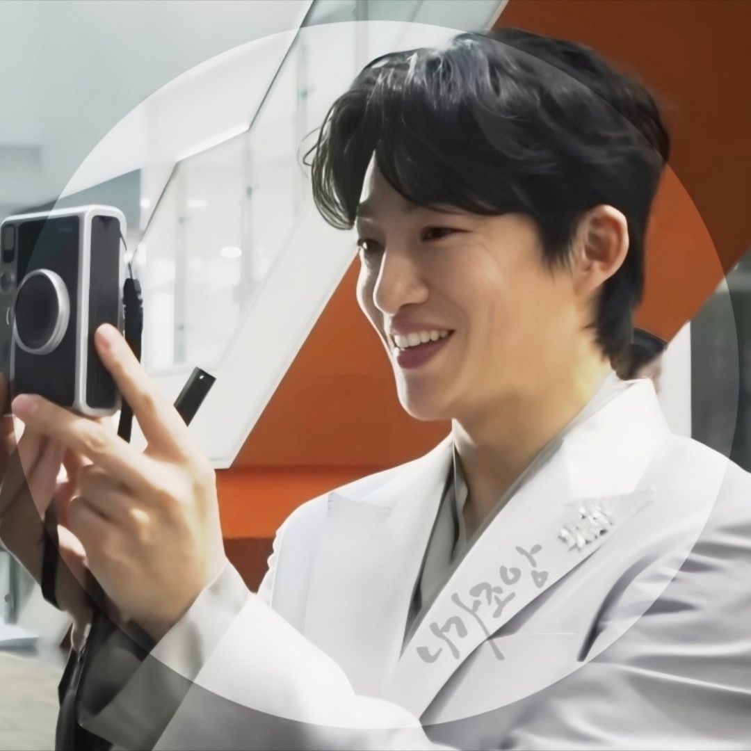 Recent activity shot of Shin Seungtae