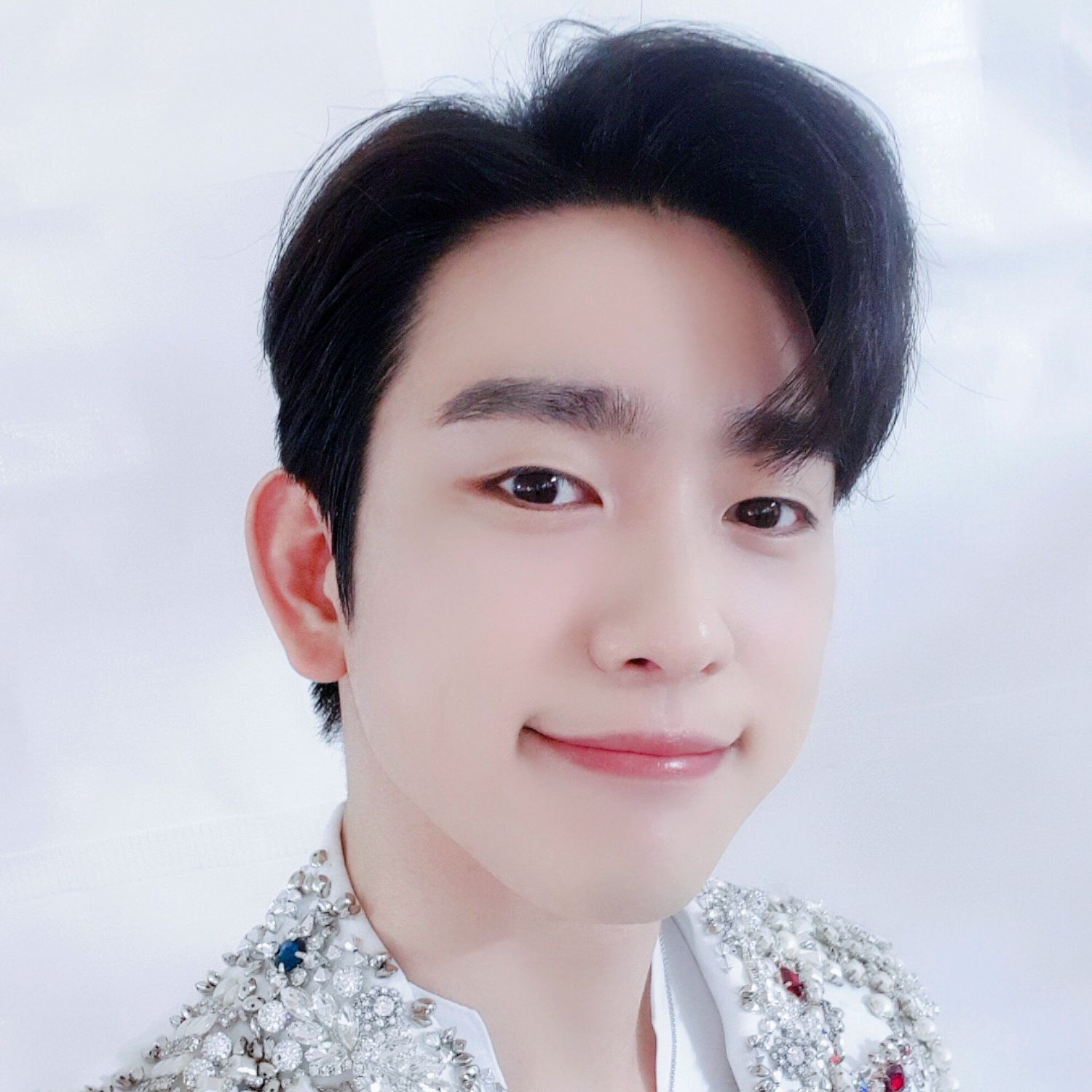 Behind-the-scenes cut of Park Jinyoung