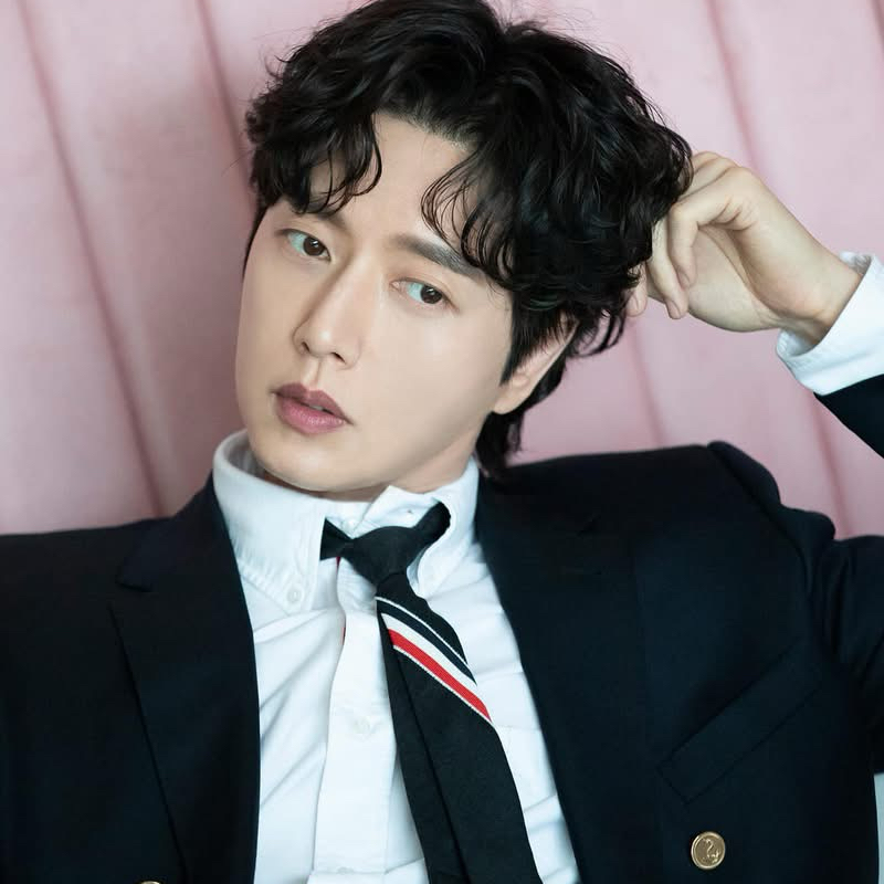 Behind-the-scenes cut of Park Haejin