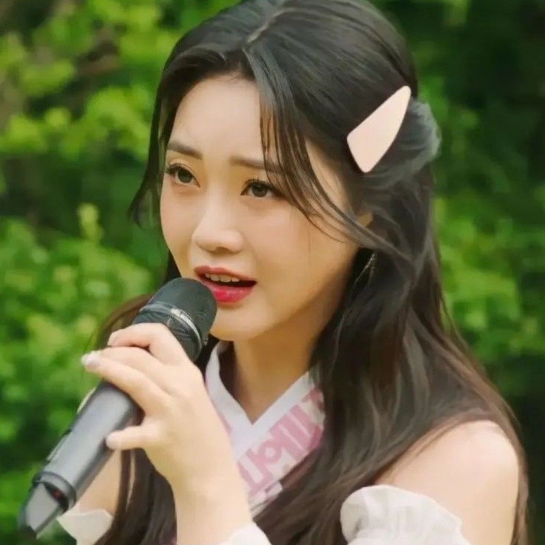 홍지윤 최근 활동샷