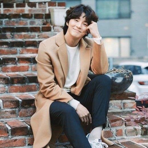 Recent activity shot of Yoon Shiyoon