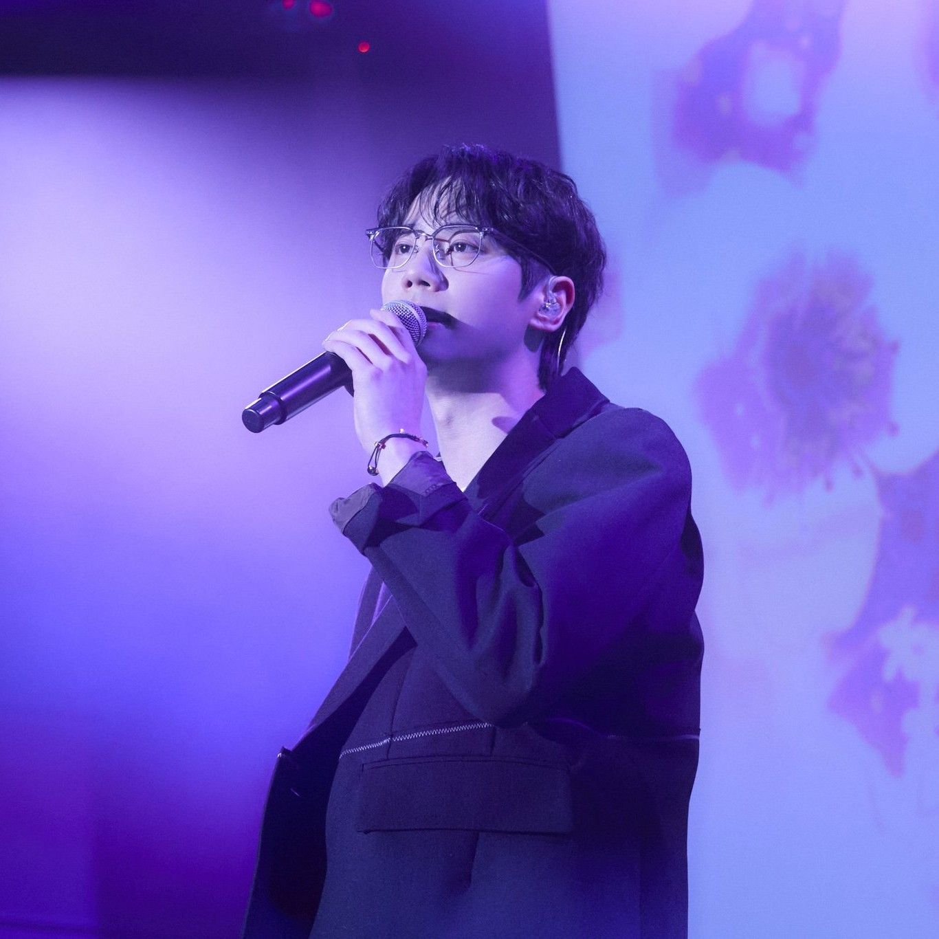 Behind-the-scenes cut of Lee Junyoung